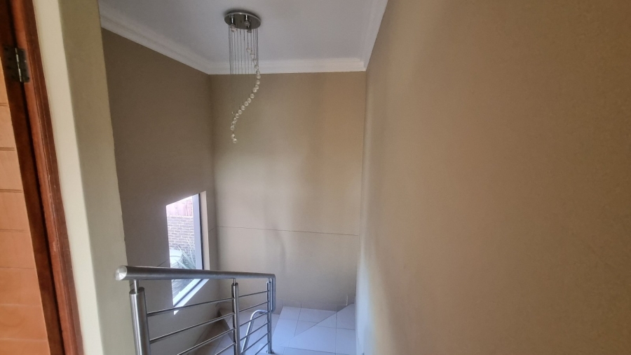 3 Bedroom Property for Sale in Heuwelsig Free State
